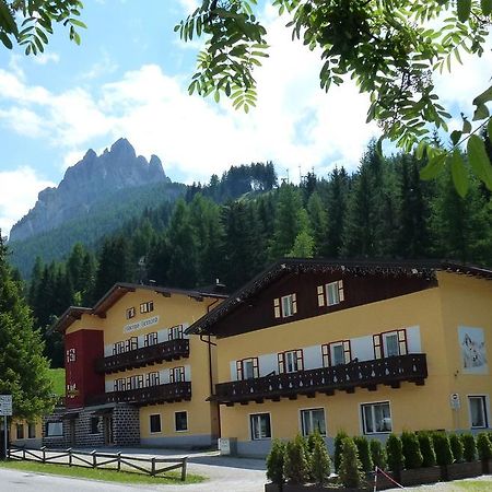 Hotel Bernard Pozza di Fassa Eksteriør billede
