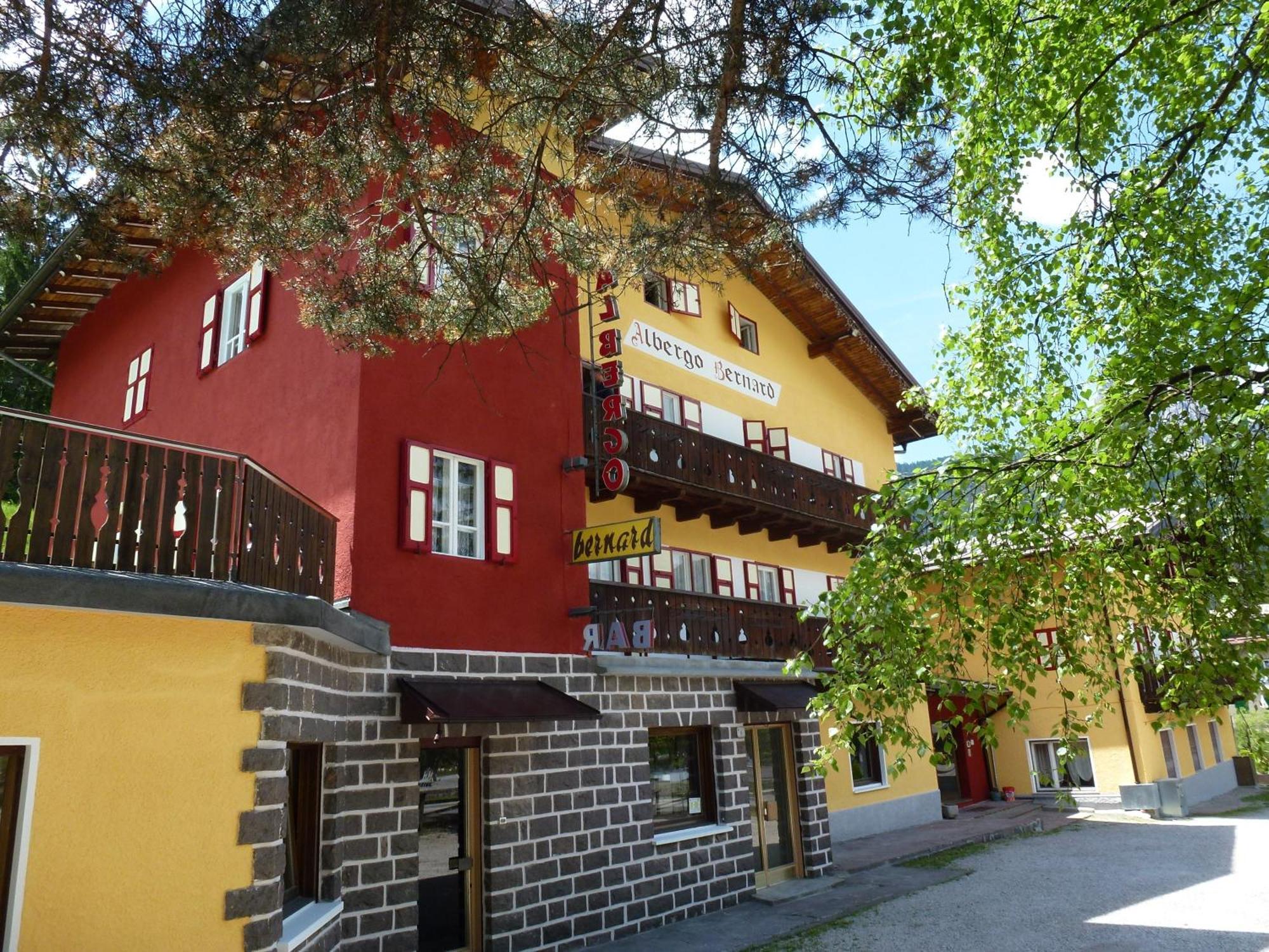 Hotel Bernard Pozza di Fassa Eksteriør billede