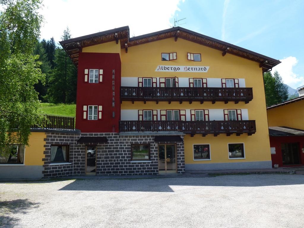 Hotel Bernard Pozza di Fassa Eksteriør billede