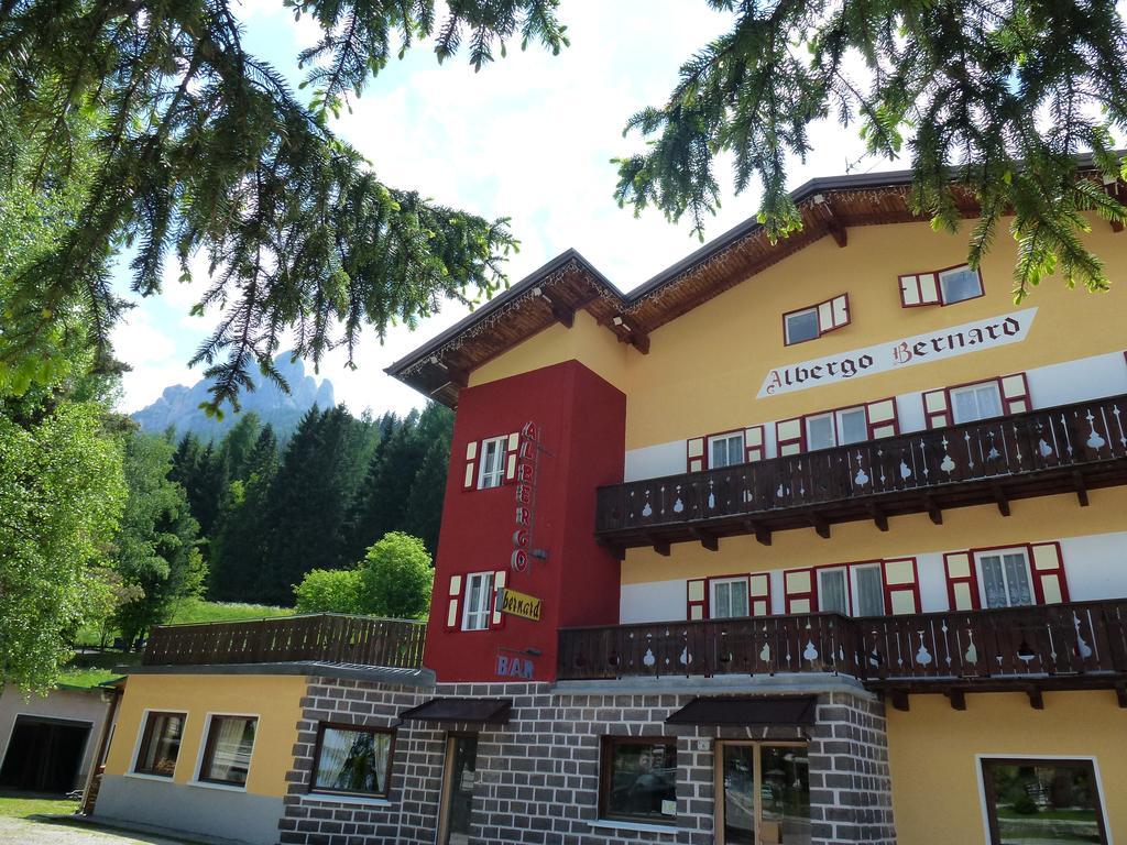 Hotel Bernard Pozza di Fassa Eksteriør billede