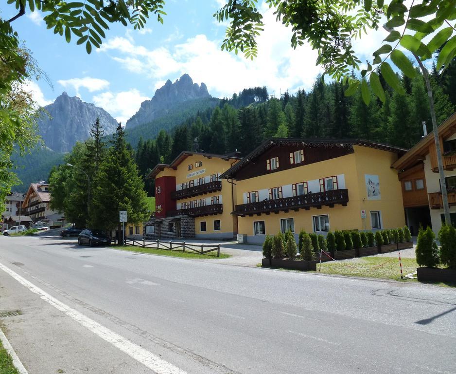 Hotel Bernard Pozza di Fassa Eksteriør billede
